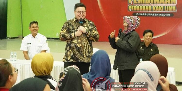 Disambati PKL, Bupati Kediri Sebut Kelangkaan Elpiji Melon Karena Faktor Distribusi