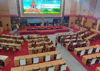 Rapat Paripurna DPRD Kabupaten Mojokerto Agenda Penyampaian Susunan Fraksi Masing-masing Parpol