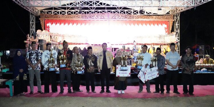 Saksikan Pagelaran Wayang Kulit Mas Lindra Apresiasi Minat Generasi Muda