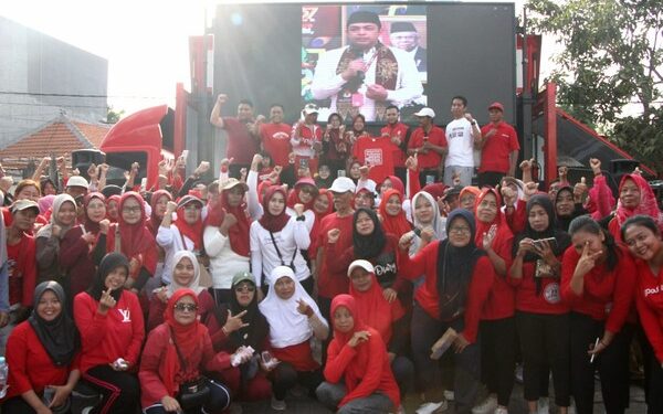 Risma hadiri Senam Cinta Tanah Air Motivasi Warga Berinovasi di Bidang Ekonomi