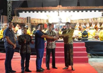 Awali peringatan Hari Jadinya ke – 731, Pemkab Tuban menggelar Pagelaran Wayang Kulit di Tuban Abirama