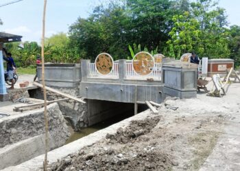 Minim APD dan hinaan terhadap wartawan, Proyek jembatan rejosari III madiun di sorot