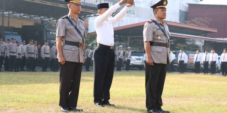 Kapolres Mojokerto Kota Pimpin Upacara Sertijab Kapolsek Jetis