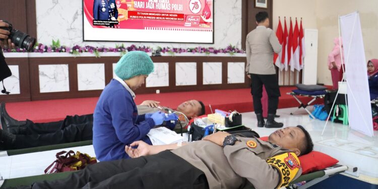 Memperingati Hari Jadi Humas Polri Ke-73, Polres Mojokerto Kota Gelar Donor Darah Bersama Media