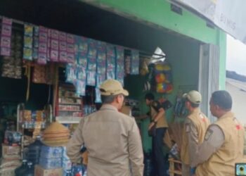 Satgas Gempur Rokok Ilegal Razia 20 Titik Pertokoan dan Kios Pinggir Jalan di Tuban
