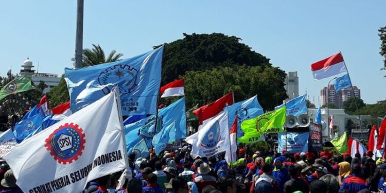 Tuntut Kenaikan Upah,  Hari Ini Ribuan Buruh Mau Geruduk Istana