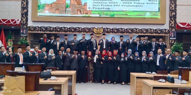 Pengucapan Sumpah Janji Wakil Pimpinan DPRD Kabupaten Mojokerto Periode 2024-2029