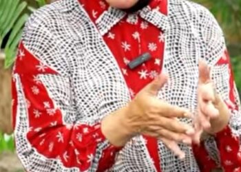 Kunjungi Eks Lokalisasi Dolly, Risma Komitmen Entaskan Kemiskinan di Jatim