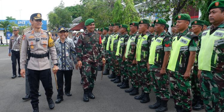 Dandim 0811/Tuban Hadiri Apel Gelar Pasukan Pengamanan Natal Dan Tahun Baru 2025 Di Mapolres Tuban