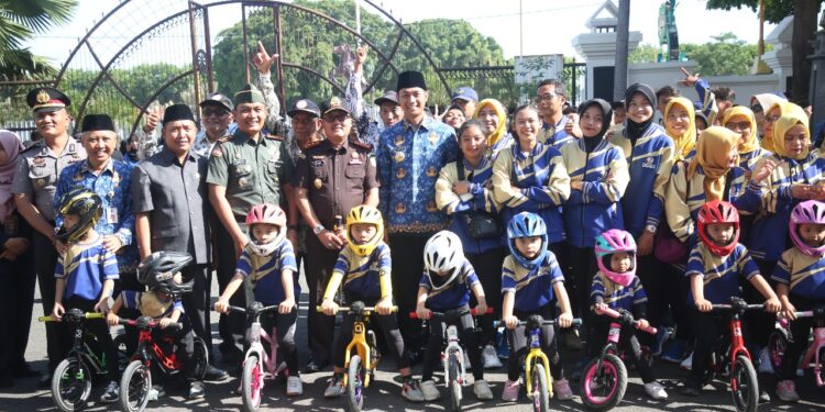 Mas Lindra Berangkatkan Kontingen Kormi Tuban Untuk Forda II Jatim