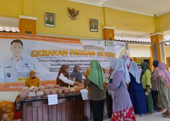 PEMKAB TUBAN GELAR GERAKAN PANGAN MURAH DI DUA KECAMATAN, TPID TUBAN: ANTUSIASME MASYARAKAT TINGGI