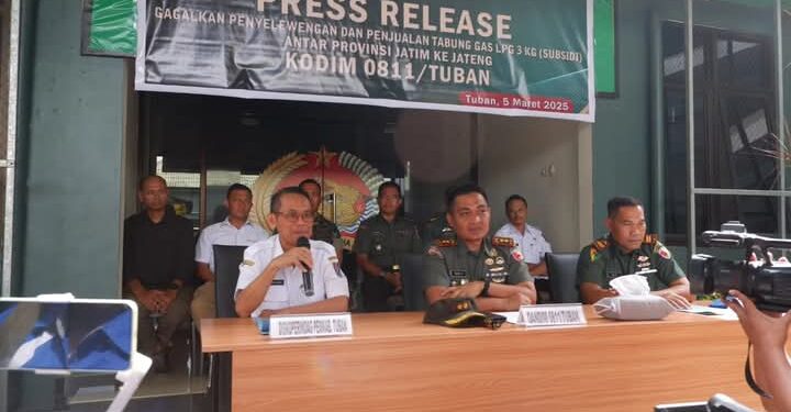 Anggota Kodim 0811/Tuban Gagalkan Penyelundupan Ratusan Gas Elpiji Ke Provinsi Jawa Tengah