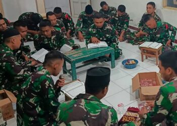Letda Marinir Bambang, Pimpin Kegiatan Tadarus Al Qur’an Dalam Momen TMMD Ke-123 Kodim 0811/Tuban