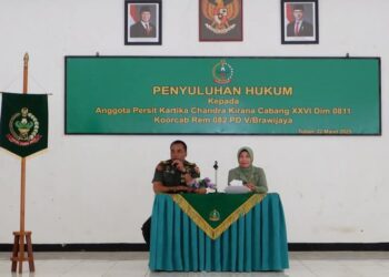 Persit Kartika Chandra Kirana Cabang XXVI Dim 0811 Koorcab Rem PD V/Brawijaya mengikuti Penyuluhan Hukum