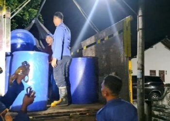 Polisi Gerebek Home Industry Arak di Jombang