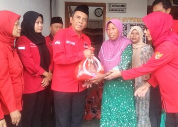 Gerakan Berbagi Di Bulan Ramadhan Oleh PDI Perjuangan Jatim