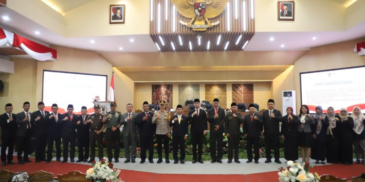 Ikuti Sidang Paripurna Perdana Bupati Tuban Paparkan Visi – Misi