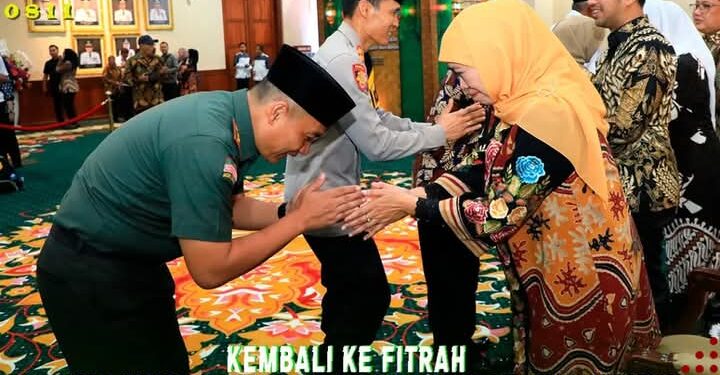 Dandim 0811/Tuban Hadiri Halal Bi Halal Bersama Gubernur Jatim di Gedung Negara Grahadi Surabaya