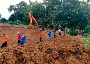 Dandim 0811/Tuban Bersama BPBD Tinjau Lokasi Tanah Longsor di Wadung