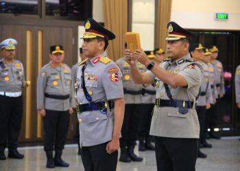 Pelantikan Astamaops Kapolri, Komjen Pol Imam Sugianto Serah Terima Jabatan kepada Irjen Pol Akhmad Wiyagus