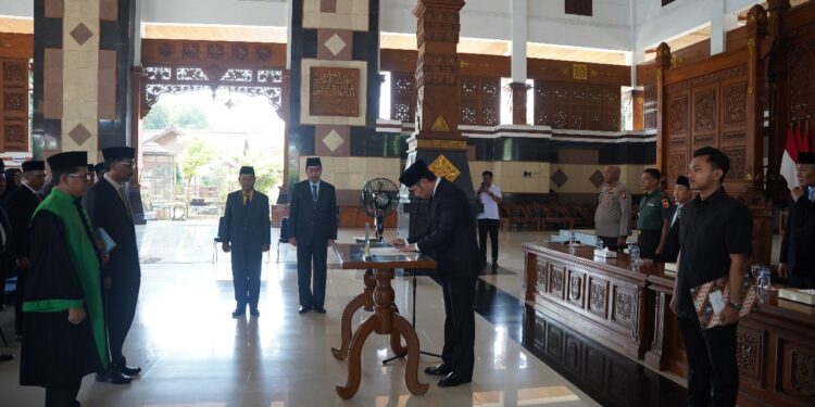 BI Mantan Kadis DLH dan Perhubungan Akhirnya Ditempatkan di Staf Ahli Bupati