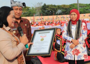 BOJONEGORO CATATKAN SEJARAH: 2025 PENARI PECAHKAN REKOR MURI DALAM PEGELARAN TARI API KAYANGAN MERAH PUTIH