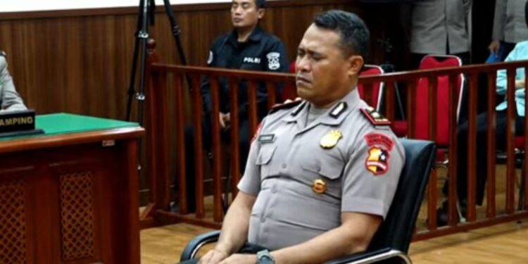 Petisi Penolakan Pemecatan Kompol Cosmas Capai 130.000 Tanda Tangan