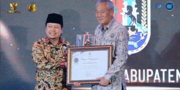 Pemkab Tuban Raih Predikat Informatif, Ronggolawe News Soroti Tantangan Transparansi di Akar Rumput