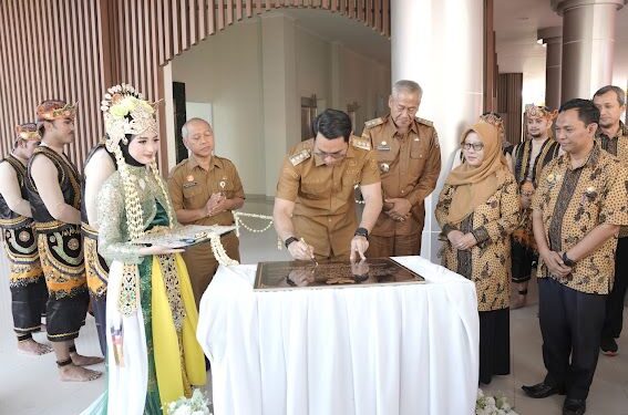 Gedung IPIT Tuban Diresmikan: Ikon Baru atau Sekadar Seremoni Gebyar Tanpa Arah?