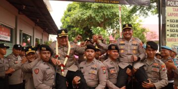 Farewell Parade di Tuban: Estafet Kepemimpinan, Ujian Kepercayaan Publik Dimulai