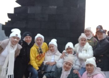 Liburan Edukatif ke Bromo, SPPG Mergoasri Perkuat Soliditas dan Semangat Relawan