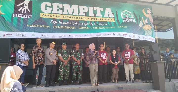 Gempita Bagikan 5.000 Bingkisan Dhuafa