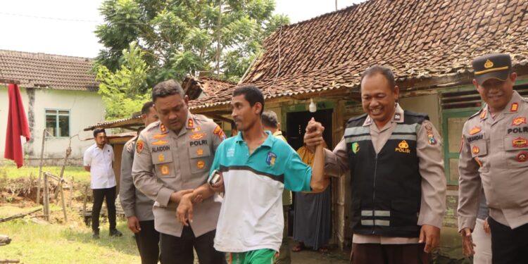 Kapolres Tuban Turun Langsung Bantu Disabilitas