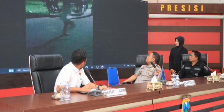 Pengeroyokan Kenduruan, Empat Dibekuk Tiga Buron