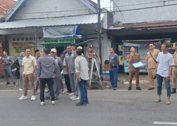 Kabel Optik Semrawut Disidak DPRD