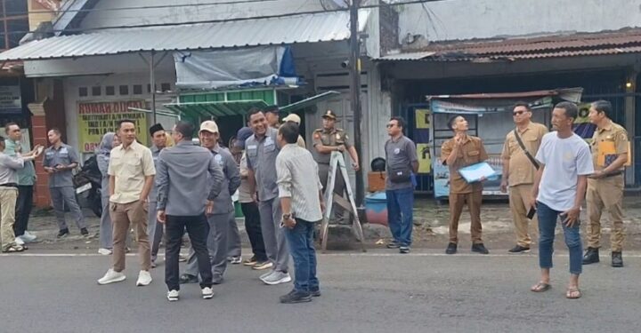 Kabel Optik Semrawut Disidak DPRD