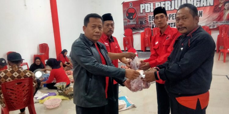 PDIP Tuban Potong Lima Hewan Qurban