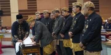 Pemkab dan DPRD Kabupaten Mojokerto Sahkan Empat Raperda Strategis