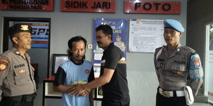 Badut Dipukul Polisi, Damai di Luar, Propam Tetap Bergerak