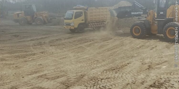 Tambang Pasir Klei di Jeruk Gulung Disorot Warga, Jalan Rusak dan Lahan Pertanian Diduga Terdampak