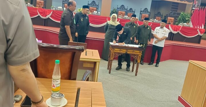 Bupati Mojokerto Teken Kesepakatan KUPA-PPAS 2026, Defisit Rp262 Miliar Ditutup dari SiLPA