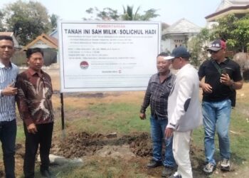Papan Pemberitahuan Tegas Terpasang di Banjarjo: Tanah Seluas 1.730 Meter Persegi Diklaim Sah Milik Solichul Hadi Berdasarkan Putusan Pengadilan